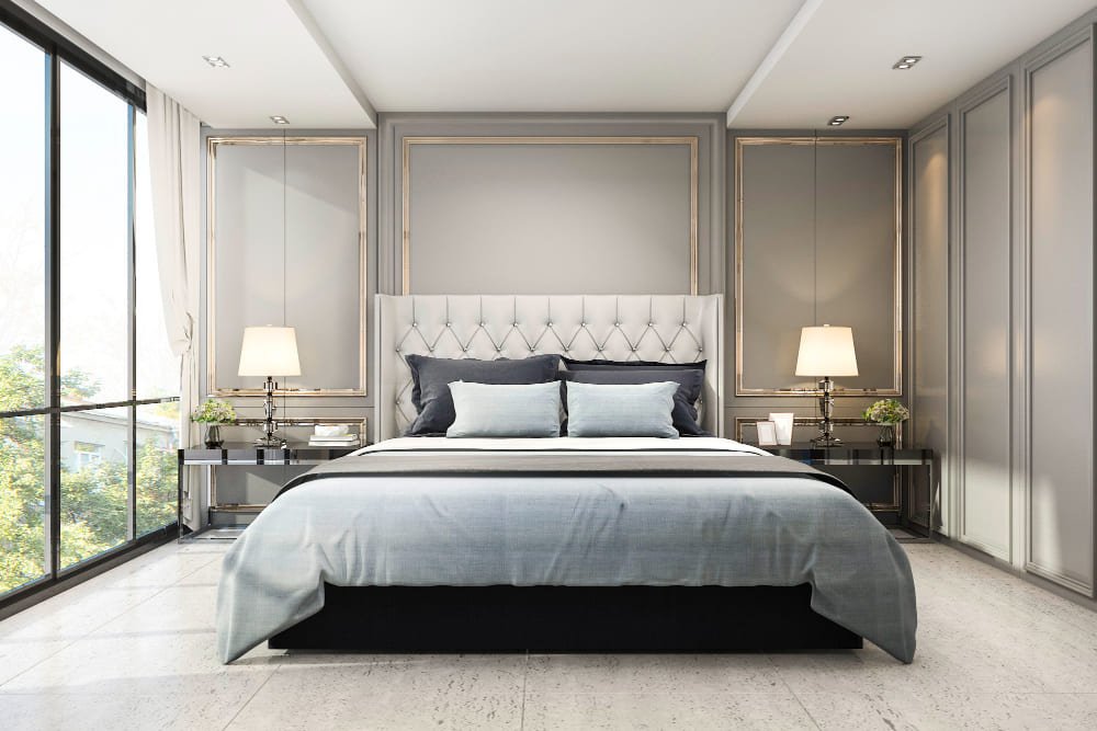 Bienvenue dans notre oasis de luxe contemporain, où le confort et l'élégance se rencontrent pour créer une expérience inoubliable. Notre chambre d'hôtel moderne incarne le summum du raffinement et de la sophistication, offrant un sanctuaire où chaque détail a été soigneusement pensé pour surpasser vos attentes. Dès que vous franchissez la porte, vous êtes accueilli par une ambiance de sérénité et de tranquillité. Les tons neutres apaisants et les touches de couleur subtile créent une atmosphère apaisante, tandis que les matériaux de haute qualité ajoutent une touche de luxe à l'espace. Le lit king-size, drapé de linge de maison somptueux, promet des nuits de sommeil réparateur. Des oreillers moelleux et des couettes douillettes vous invitent à vous blottir et à vous détendre après une journée bien remplie. L'espace de vie est conçu pour votre confort ultime. Un coin salon élégant, agrémenté de meubles design et de tissus luxueux, vous offre un endroit idéal pour vous détendre, que ce soit pour savourer une boisson fraîche du minibar ou pour profiter d'une vue imprenable depuis les grandes baies vitrées. La salle de bains attenante est un chef-d'œuvre de sophistication. Les finitions en marbre, les éclairages élégants et les produits de toilette haut de gamme créent un environnement de spa privé, où vous pouvez vous dorloter et vous ressourcer. Pour votre divertissement et votre commodité, une télévision haute définition, un système audio de pointe et un accès Wi-Fi haut débit sont à votre disposition. Que vous voyagiez pour affaires ou pour le plaisir, notre chambre d'hôtel moderne, luxueuse et haut de gamme est l'endroit idéal pour vous détendre, vous ressourcer et vivre une expérience inoubliable.